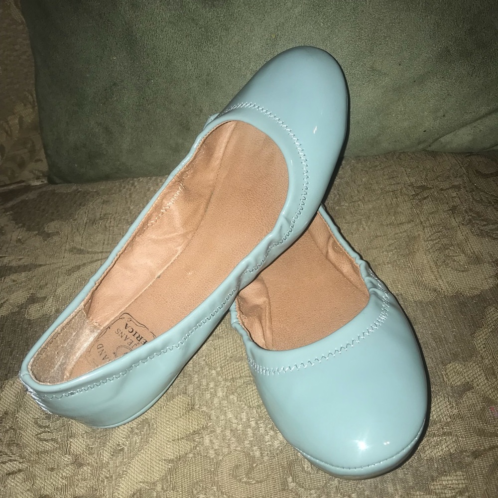 2/$10 TEAL LUCKY BRAND FLATS